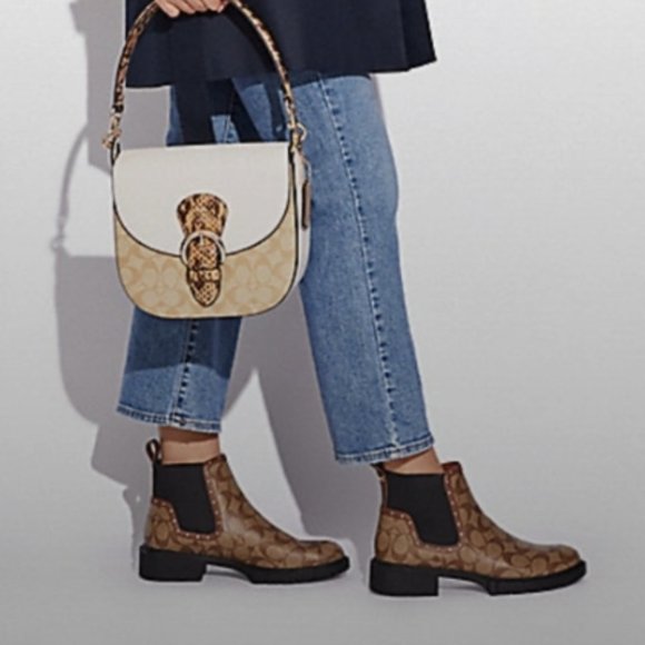 New with tag COACH shoulder bag and crossbody chalk gold light khaki signature - Picture 2 of 8